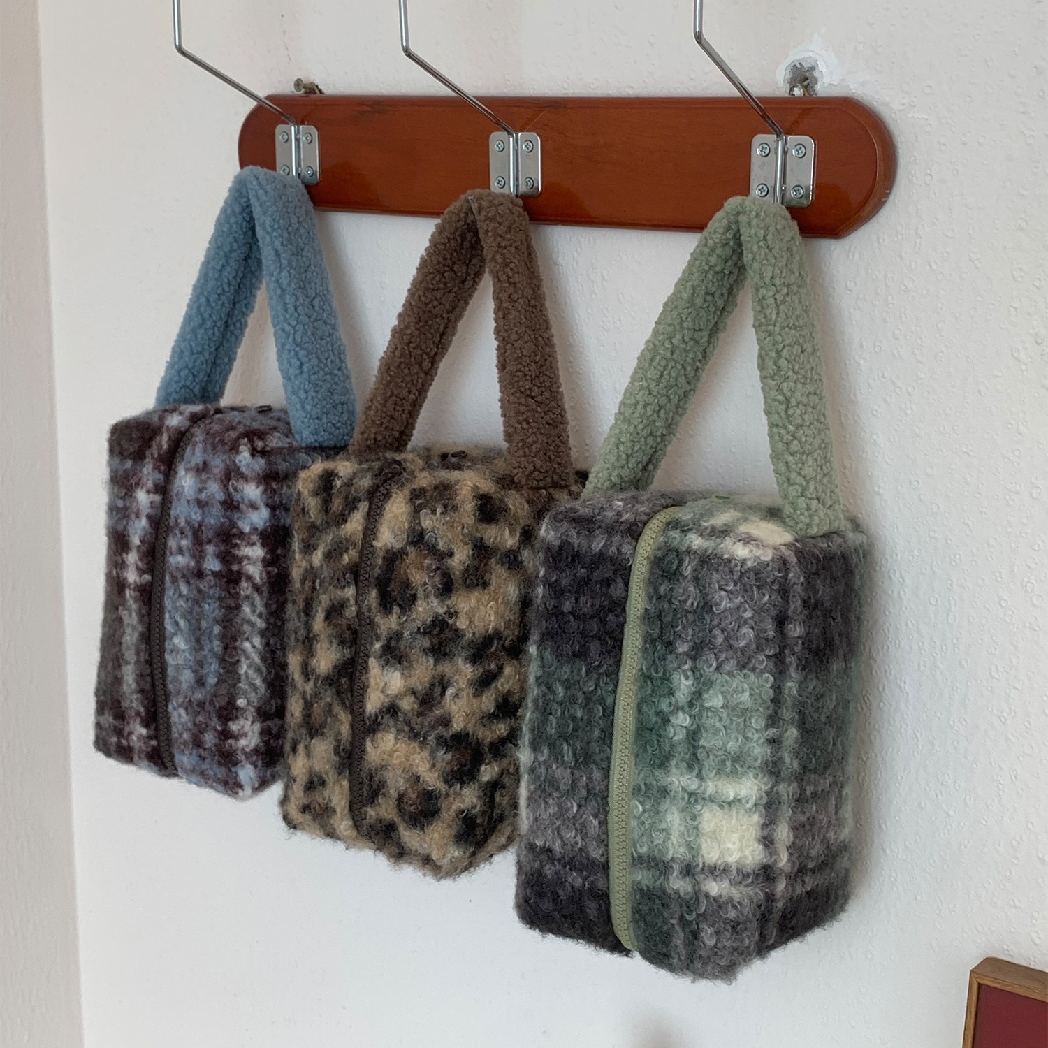 High Luxury Skincare - Customized Winter Lamb Fleece Makeup Bag,